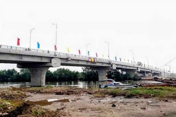 Hạn chế giao thông đường thủy nội địa trên tuyến sông Hóa phục vụ trục vớt phương tiện chìm đắm