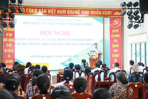 Đưa chính sách BHXH tự nguyện, BHYT đến gần hơn với người dân phường Hòa Bình