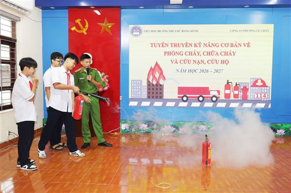 Trường THCS Dư Hàng Kênh (Phường Lê Chân) tuyên truyền, trang bị kỹ năng phòng cháy, chữa cháy và cứu nạn, cứu hộ cho học sinh