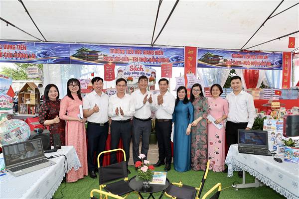 Xã Vĩnh Thuận lan tỏa tinh thần tự học, văn hóa đọc và làm chủ công nghệ