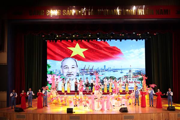 Sơ duyệt Chương trình nghệ thuật đặc biệt “Lời Người vang mãi”