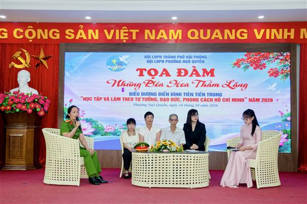 Phụ nữ Phường Ngô Quyền tọa đàm “Những đóa hoa thầm lặng” và biểu dương điển hình tiên tiến học tập theo Bác