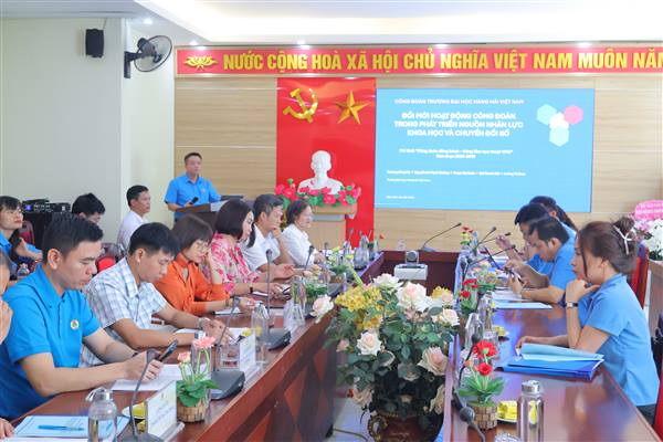 Thúc đẩy phối hợp giữa Công đoàn và chuyên môn trong nghiên cứu khoa học, chuyển đổi số