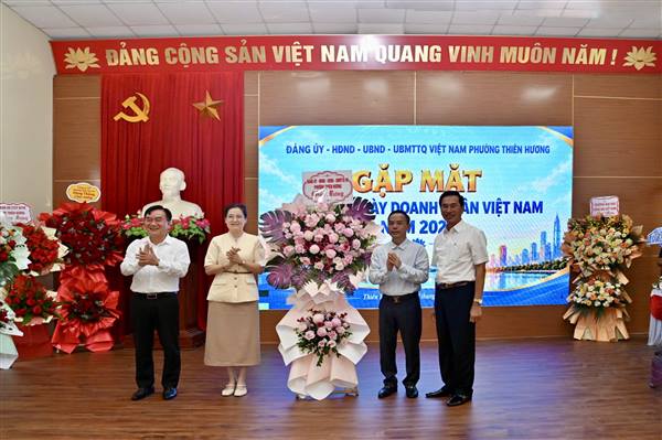Phường Thiên Hương gặp mặt, đối thoại với doanh nghiệp nhân kỷ niệm Ngày Doanh nhân Việt Nam 13/10