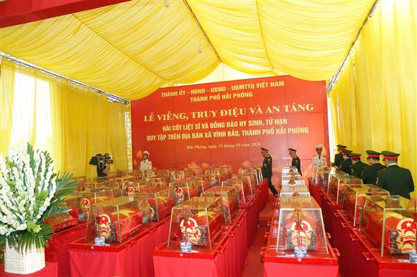 Thành phố Hải Phòng tổ chức trọng thể Lễ viếng, truy điệu và an táng 56 hài cốt liệt sĩ, đồng bào tử nạn tại khu vực Mả Chìa, xã Vĩnh Bảo