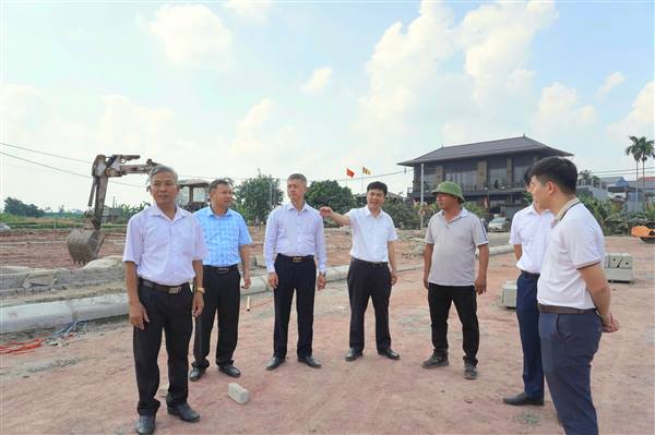 Lãnh đạo xã Kim Thành kiểm tra, đôn đốc đẩy nhanh tiến độ các công trình, dự án trọng điểm