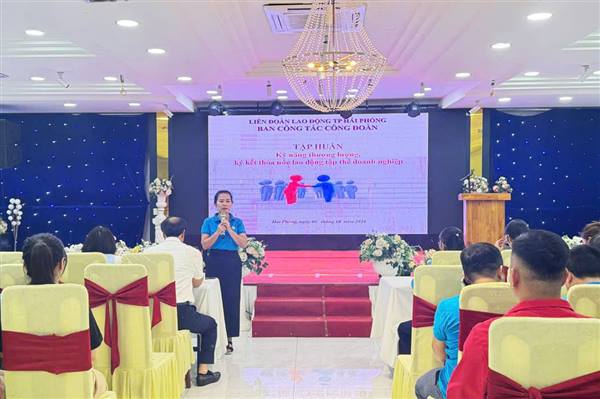 Tập huấn nghiệp vụ Công đoàn cho cán bộ Công đoàn các doanh nghiệp tại xã Tiên Lãng