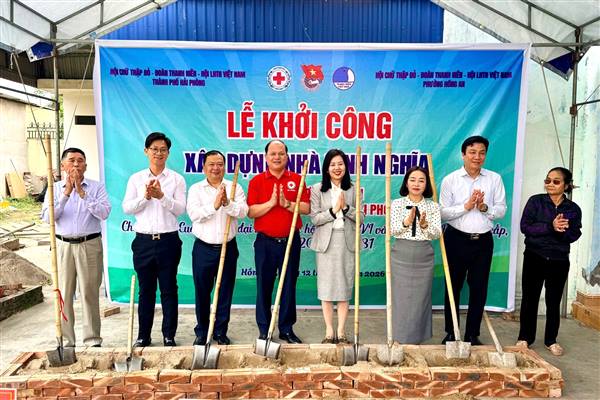 Khởi công xây nhà tình nghĩa cho hộ gia đình có hoàn cảnh khó khăn tại phường Hồng An