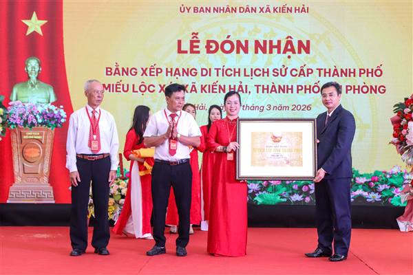 Xã Kiến Hải đón nhận Bằng xếp hạng Di tích lịch sử cấp thành phố miếu Lộc Xá