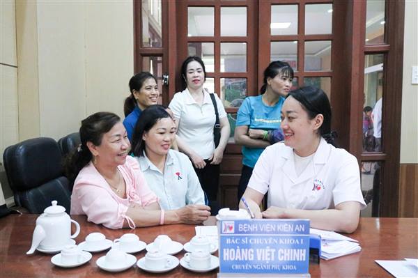 Bệnh viện Kiến An khám, chữa bệnh nhân đạo cho hội viên, phụ nữ xã Tiên Lãng