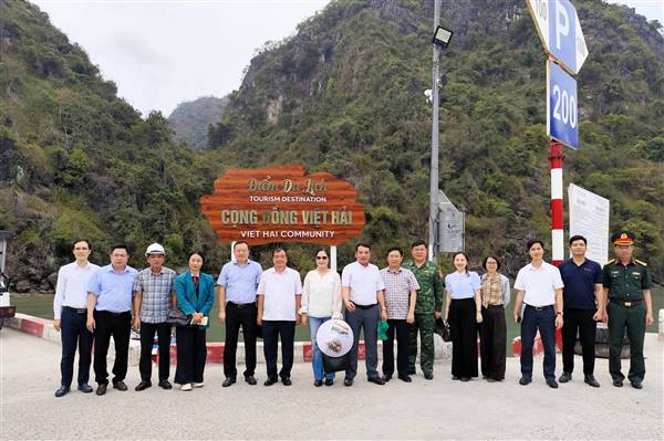 Khảo sát, đánh giá công tác quản lý Di sản thiên nhiên thế giới quần đảo Cát Bà và hạ tầng phục vụ phát triển du lịch tại Đặc khu Cát Hải