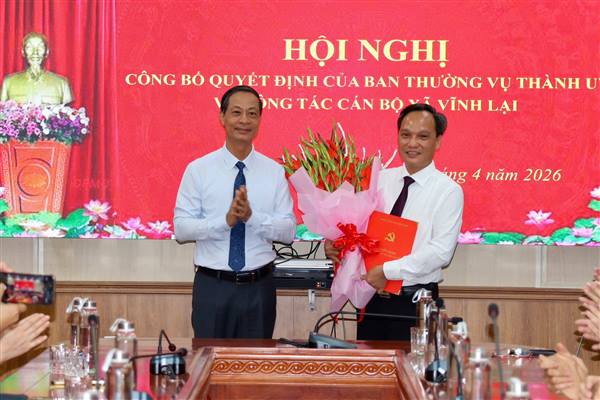 Điều động, chỉ định đồng chí Bùi Văn Vương, Chánh Văn phòng Ban Tổ chức Thành uỷ giữ chức Phó Bí thư Thường trực Đảng uỷ xã Vĩnh Lại