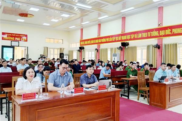 Phường Phù Liễn đánh giá kết quả cao điểm cài đặt Sổ sức khỏe điện tử, tích hợp an sinh xã hội trên VNeID