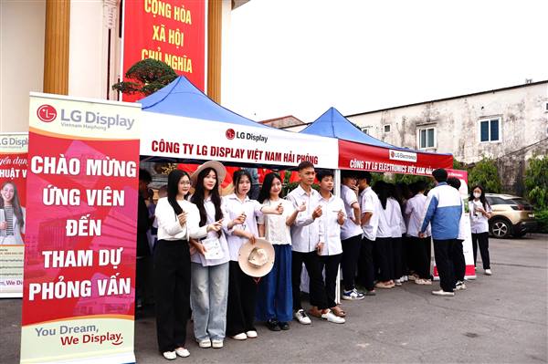 Hội chợ “Ngày hội việc làm - Thanh niên lập nghiệp năm 2026” thu hút đông đảo thanh niên phường An Dương và An Phong tham dự