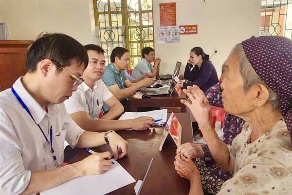 Xã Tân Minh đẩy mạnh chuyển đổi số với mô hình “Hành chính lưu động - Phục vụ không khoảng cách”