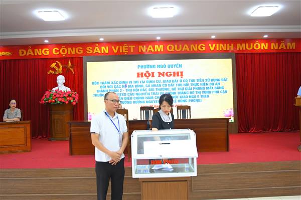 Phường Ngô Quyền tổ chức bốc thăm lựa chọn vị trí tái định cư phục vụ Dự án hầm chui nút giao Ngã 6