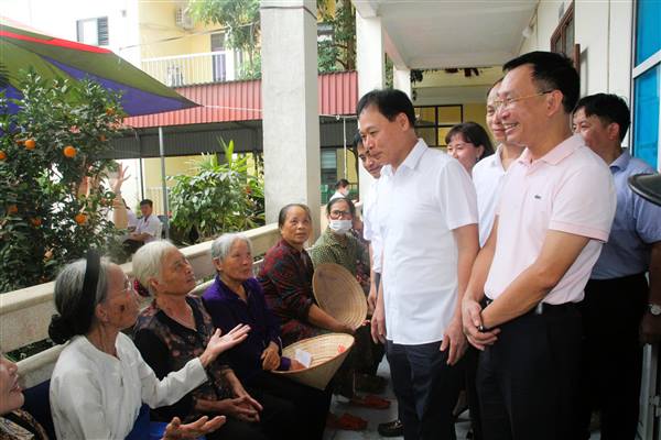 Đồng loạt triển khai hoạt động khám sức khỏe cho người dân trên địa bàn thành phố