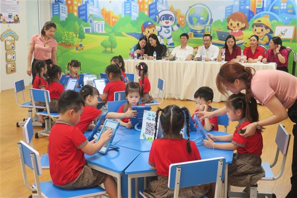Chuyên đề cấp thành phố “Kích hoạt năng lực cá nhân cho trẻ qua hoạt động trải nghiệm tại các phòng chức năng”