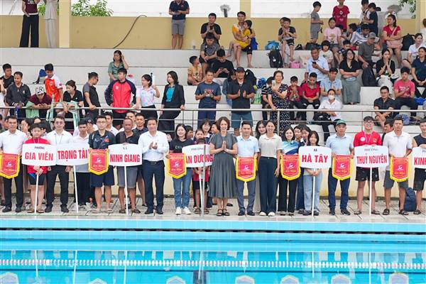 Hơn 100 vận động viên dự giải Bơi trong bể tại Đại hội Thể dục Thể thao thành phố lần thứ X