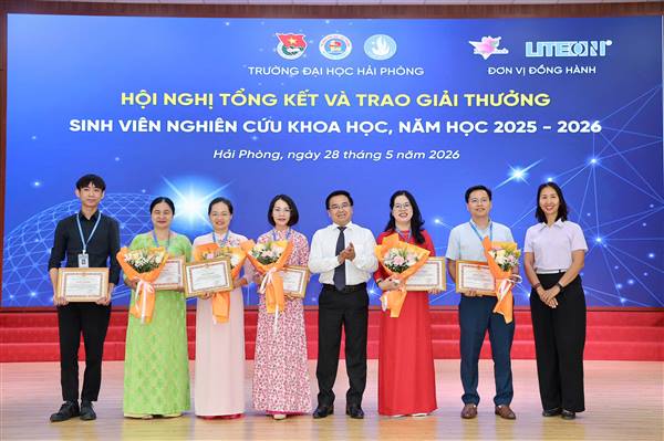 Trường Đại học Hải Phòng khen thưởng các tập thể, cá nhân tiêu biểu trong nghiên cứu khoa học, năm học 2025 - 2026