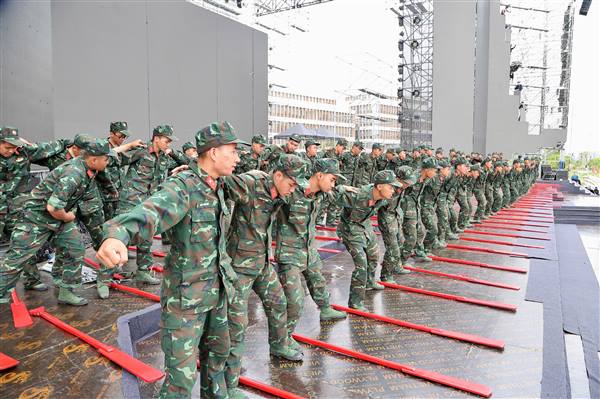 Khẩn trương hoàn thành công tác tổ chức Chương trình khai mạc Lễ hội Hoa Phượng Đỏ - Hải Phòng 2026 