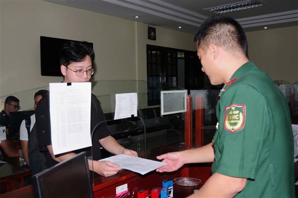 Biên phòng Cửa khẩu Cảng Hải Phòng cắt giảm gần 50% thủ tục hành chính, tạo thuận lợi cho doanh nghiệp
