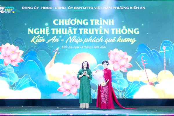 Đêm nhạc truyền thống “Kiến An - Nhịp phách quê hương”: Lắng đọng âm vang không gian nghệ thuật dân gian