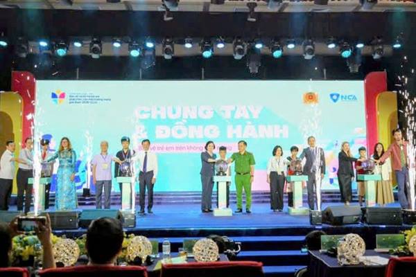 Phát động chương trình “Bảo vệ và hỗ trợ trẻ em phát triển trên môi trường mạng giai đoạn 2026- 2031”