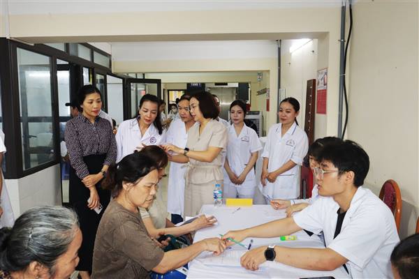 Tư vấn chăm sóc sức khỏe người cao tuổi trên địa bàn phường Hồng Bàng năm 2026