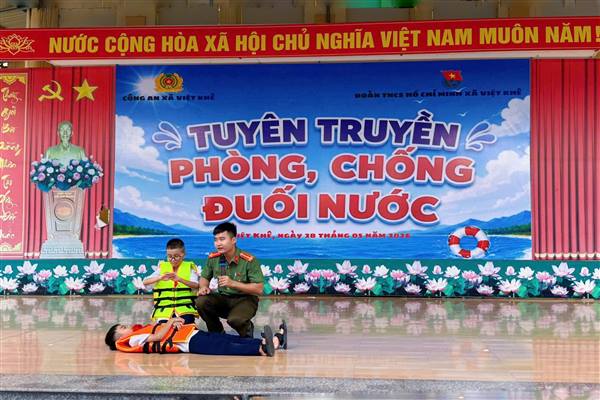 Xã Việt Khê đẩy mạnh tuyên truyền và cắm biển cảnh báo phòng, chống đuối nước cho thanh thiếu nhi