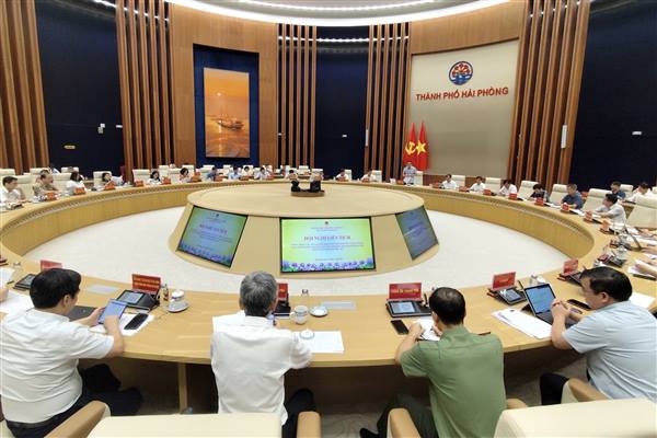 Thống nhất các nội dung dự kiến trình Kỳ họp thứ 2 (chuyên đề) và Kỳ họp thường lệ giữa năm 2026 HĐND thành phố khóa XVII