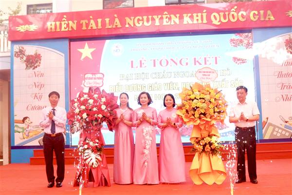 Trường THCS Ngô Quyền biểu dương giáo viên, học sinh xuất sắc trong năm học 2025 - 2026
