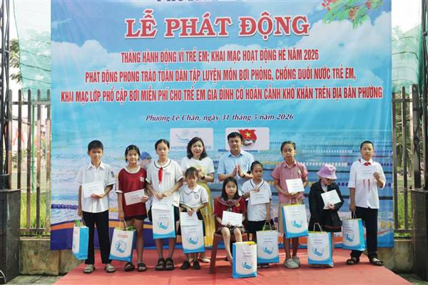 Phường Lê Chân phát động Tháng hành động vì trẻ em và phong trào toàn dân tập luyện môn bơi phòng, chống đuối nước trẻ em