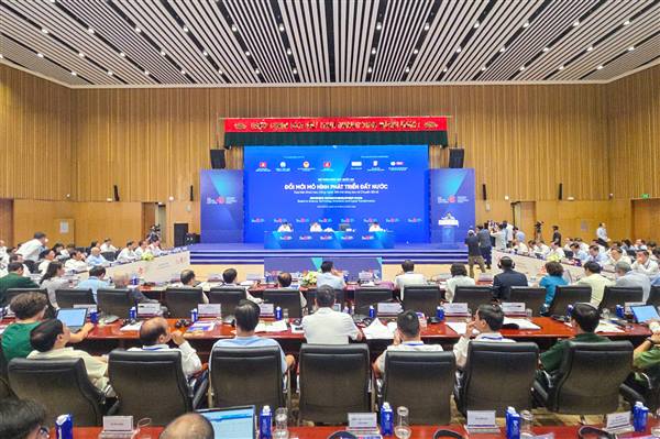 Hội thảo Khoa học Quốc gia về phát triển đất nước dựa trên khoa học, công nghệ, đổi mới sáng tạo và chuyển đổi số tại Hải Phòng quy tụ nhiều chuyên gia, nhà khoa học
