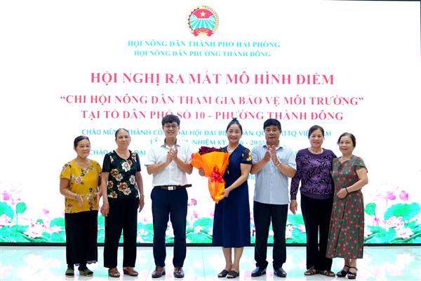 Ra mắt Mô hình điểm “Chi hội Nông dân tham gia bảo vệ môi trường” tại phường Thành Đông