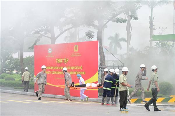 Huy động hiệu quả nguồn lực tại chỗ xử lý cháy, tai nạn, sự cố phức tạp trên địa bàn thành phố