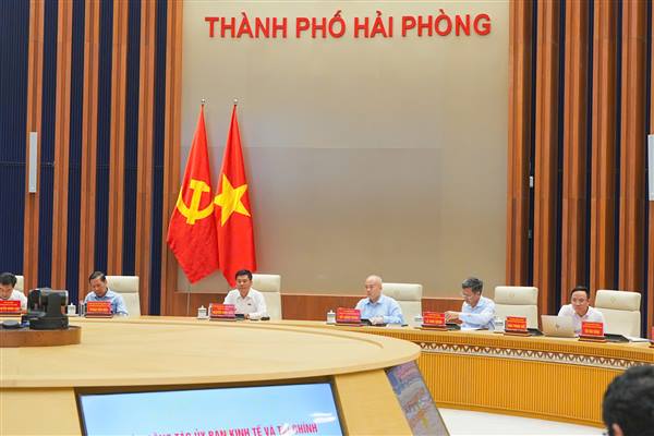 Đoàn công tác của Ủy ban Kinh tế và Tài chính của Quốc hội làm việc với thành phố Hải Phòng về mục tiêu tăng trưởng và các dự án giao thông trọng điểm