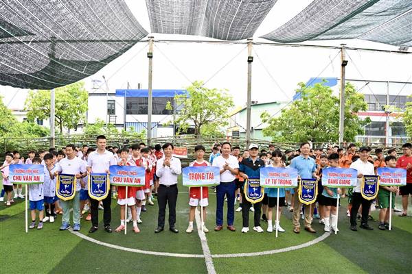 Khai mạc Giải Bóng đá Thiếu niên - Nhi đồng phường Gia Viên năm 2026
