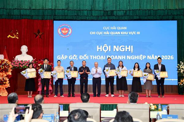Chi cục Hải quan khu vực III: Gặp gỡ, đối thoại doanh nghiệp, sẵn sàng triển khai mô hình thông quan tập trung