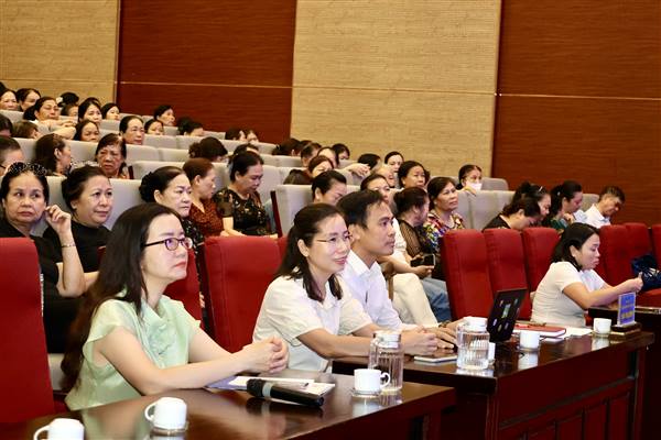 Nâng cao năng lực nghiệp vụ ủy thác và trang bị kỹ năng số cho cán bộ, hội viên phụ nữ thành phố 