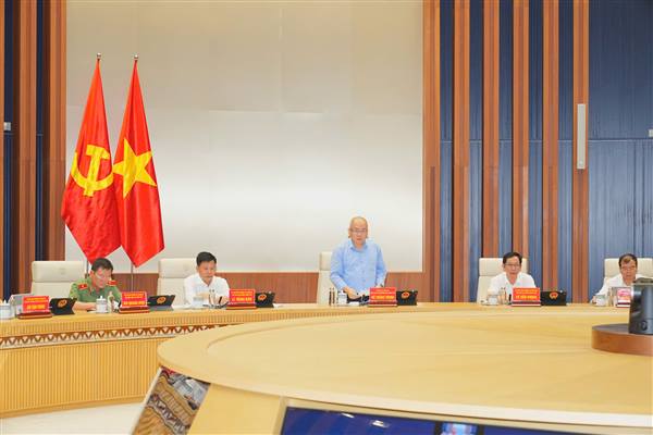 UBND thành phố họp thường kỳ tháng 5: Quyết tâm bứt phá tăng trưởng Quý II/2026