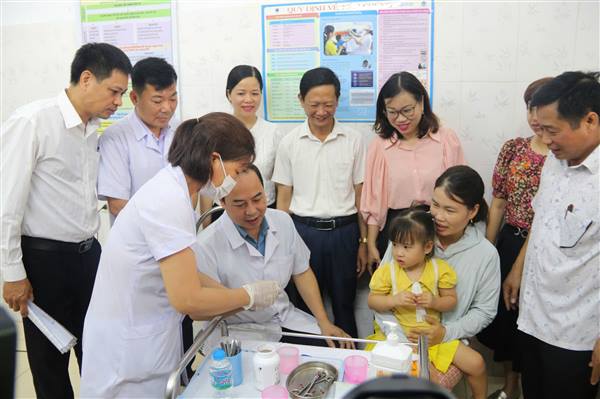 Hơn 125.000 trẻ em thành phố được uống vitamin A liều cao Đợt 1 năm 2026
