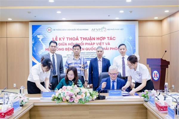 Ký kết hợp tác nâng cao năng lực lâm sàng cho đội ngũ y bác sĩ chuyên ngành Phổi