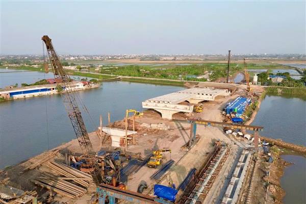 Tăng cường bảo đảm an toàn thi công xây dựng trong mùa cao điểm nắng nóng và mưa bão năm 2026