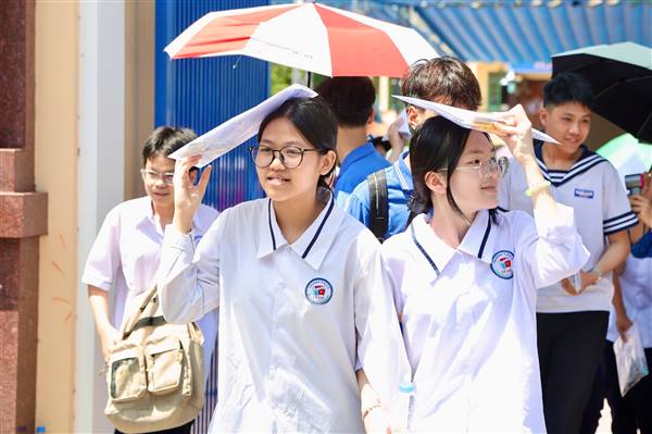 Môn Ngữ văn Kỳ thi tuyển sinh vào Lớp 10 THPT năm học 2026 - 2027 diễn ra an toàn, nghiêm túc, không có thí sinh vi phạm Quy chế thi