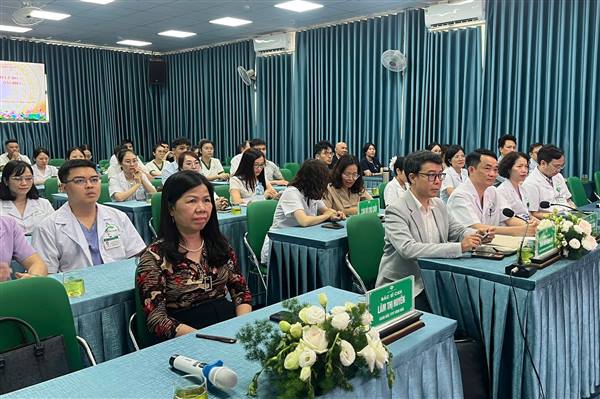 Tập huấn nâng cao năng lực kiểm soát cận thị cho cán bộ y tế Hải Phòng