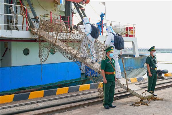 Diễn tập phòng chống dịch bệnh Ebola xâm nhập qua đường biển