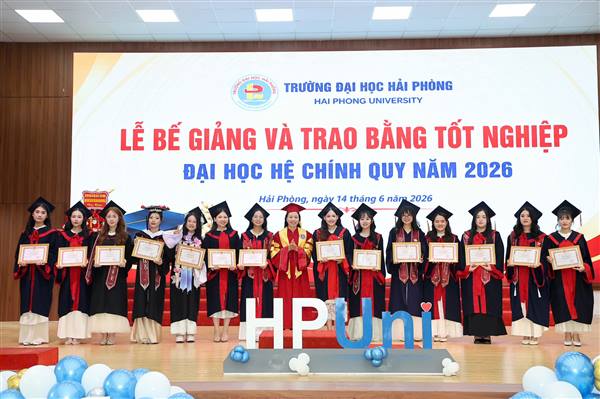 Trường Đại học Hải Phòng khen thưởng nhiều sinh viên tốt nghiệp thủ khoa và đạt thành tích xuất sắc khóa học 2022 - 2026