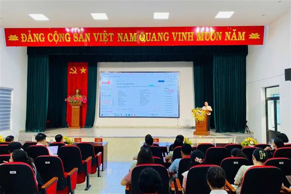 Phường Đông Hải đẩy mạnh chuyển đổi số thông qua tập huấn ứng dụng AI Luật 