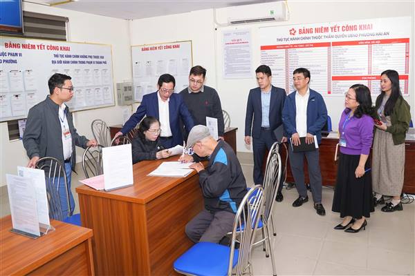 Tiếp tục cải tiến quy trình, nâng cao hiệu quả giải quyết thủ tục hành chính cho người cao tuổi, người yếu thế và đối tượng chính sách